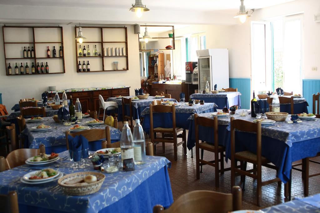 Hotel Ornella ลิโด ดิ กามาโยเร ภายนอก รูปภาพ