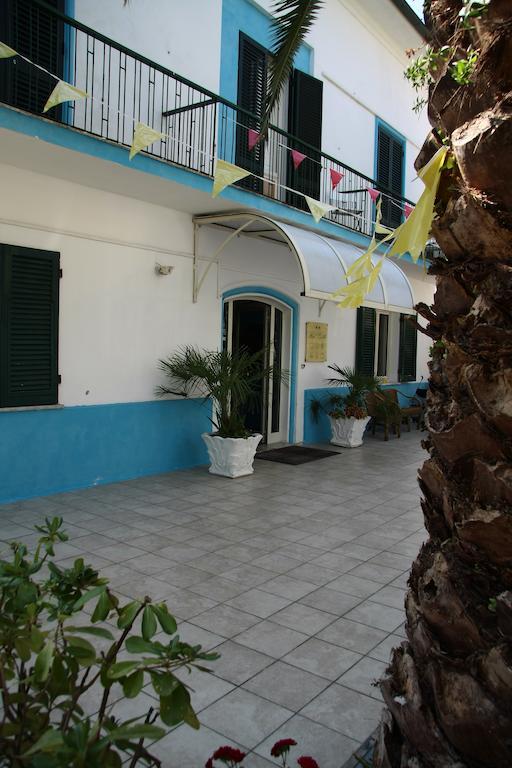 Hotel Ornella ลิโด ดิ กามาโยเร ภายนอก รูปภาพ